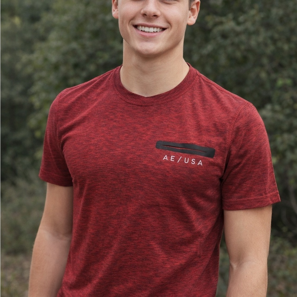 American Eagle Outfitters Red Short Sleeve Tee